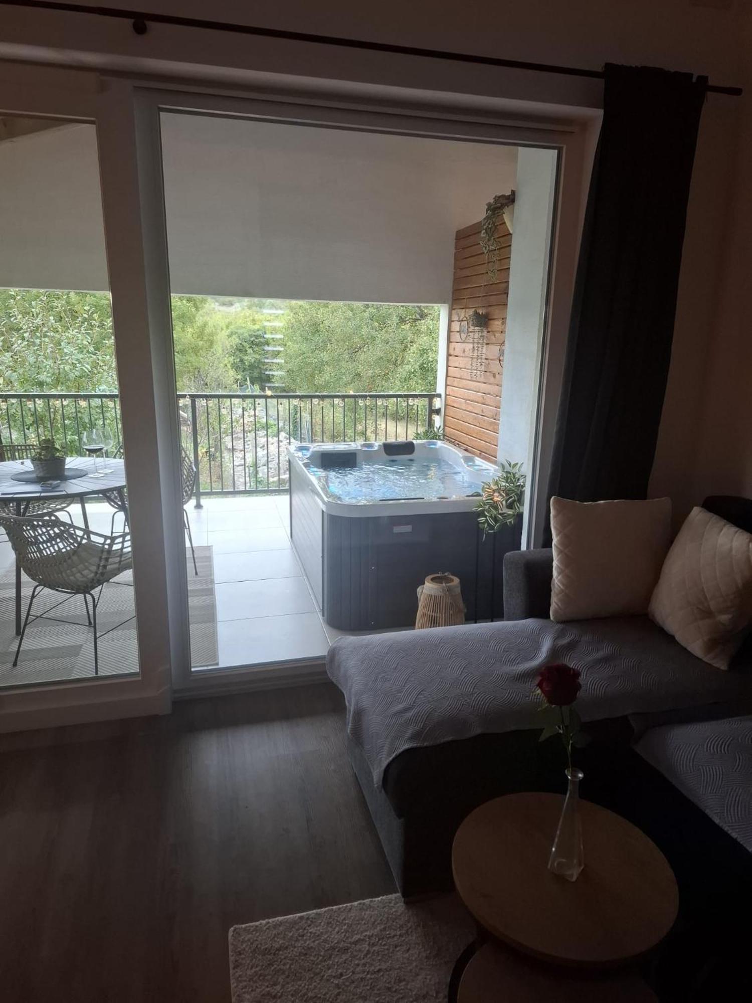 Apartman Pojine Gabonjin Ngoại thất bức ảnh